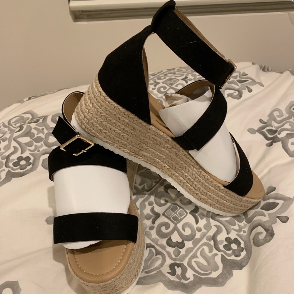 Black platform sandals